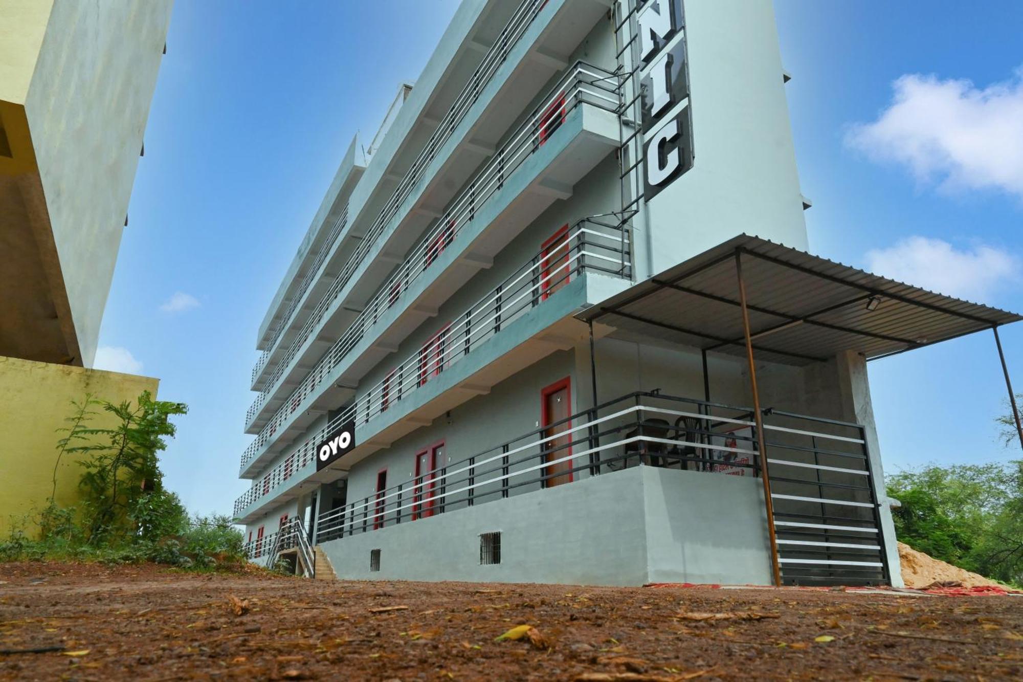 Hotel O Titanic Jamul Exterior photo